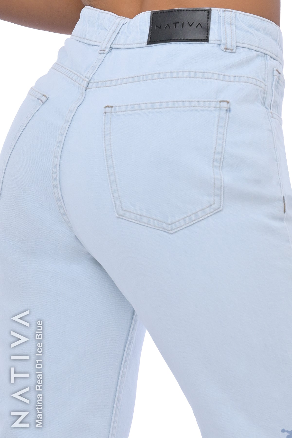 MOM JEANS TRUE DENIM, MARTINA REAL 01 ICE BLUE. Talle Alto. Alto Confort. 100% Algodón Nativo Virgen. Auténtico e Interminable. Cintura Ajustable PERFECT FIT®