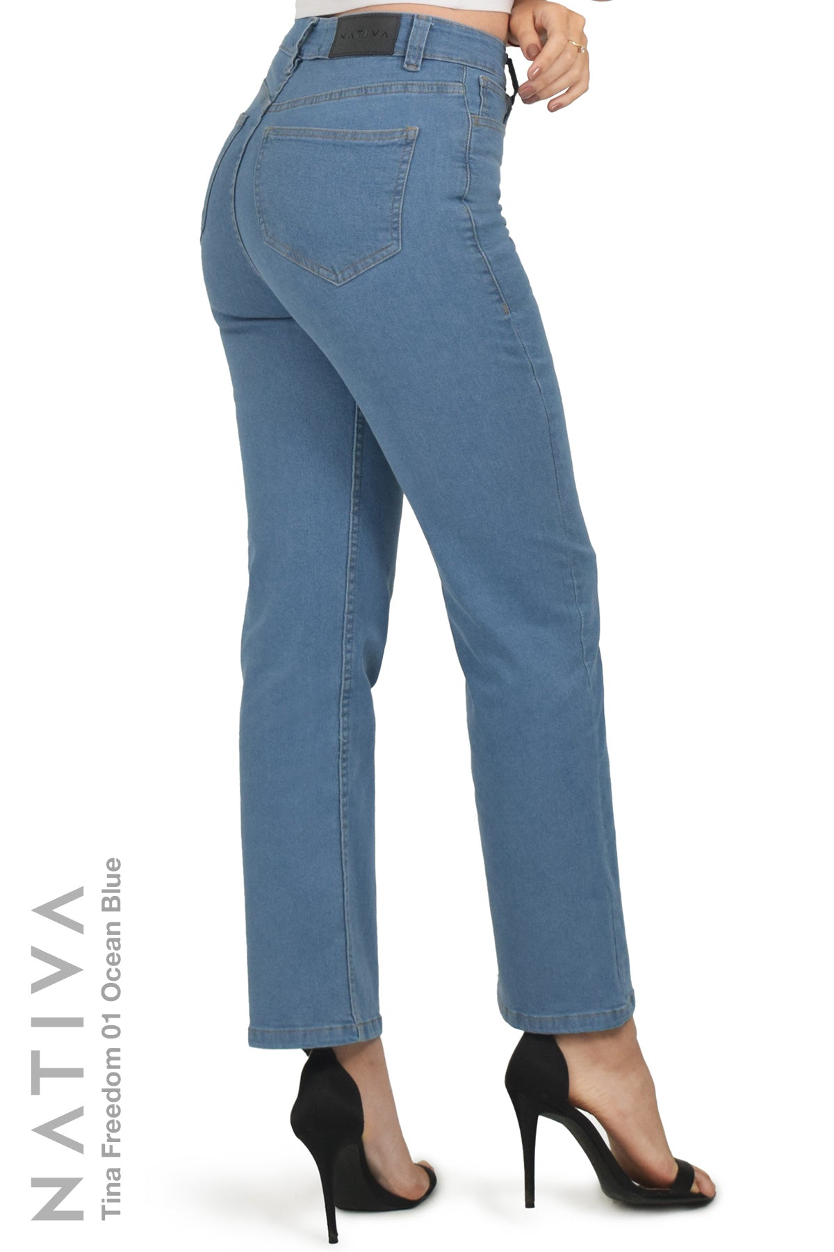 STRAIGHT JEANS, TINA FREEDOM 01 OCEAN BLUE. Talle Alto. Con tejidos super elásticos ESFD (Extreme Stretch Flattering Denim). Cintura Ajustable®